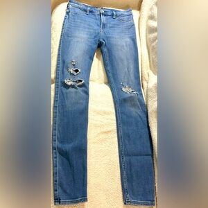 SALE! Abercrombie & Fitch Distressed Mid-Rise Jean Legging Size 28/6L in EUC